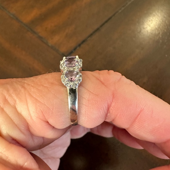 Tanzanite With CZ Surrounding Stones. Set in Sterling Silver. Ring Size 7. - Picture 5 of 7